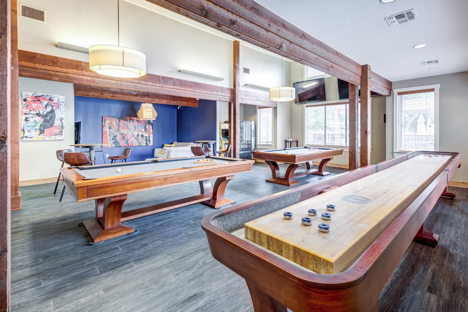 madera-apartments-near-ut-san-antonio-resident-clubhouse-pool-table